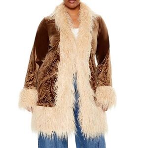 Discontinue - Embroidered Velvet ‘Penny Lane’ style, like new!
